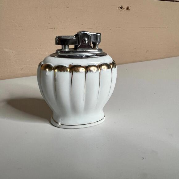 Vintage Japanese Porcelain Table Lighter Floral White Gold Working Refilled Flin - Picture 3 of 5